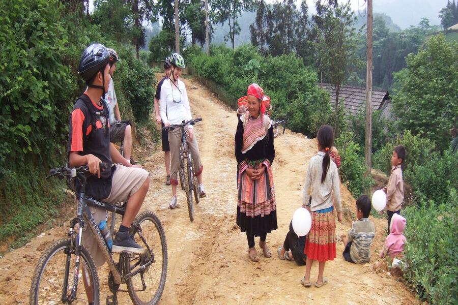 Conquering the Dragon's Back: Your Ultimate Ma Pi Leng Pass Bike Tour – Bike Tour Over the Iconic Ma Pi Leng Pass